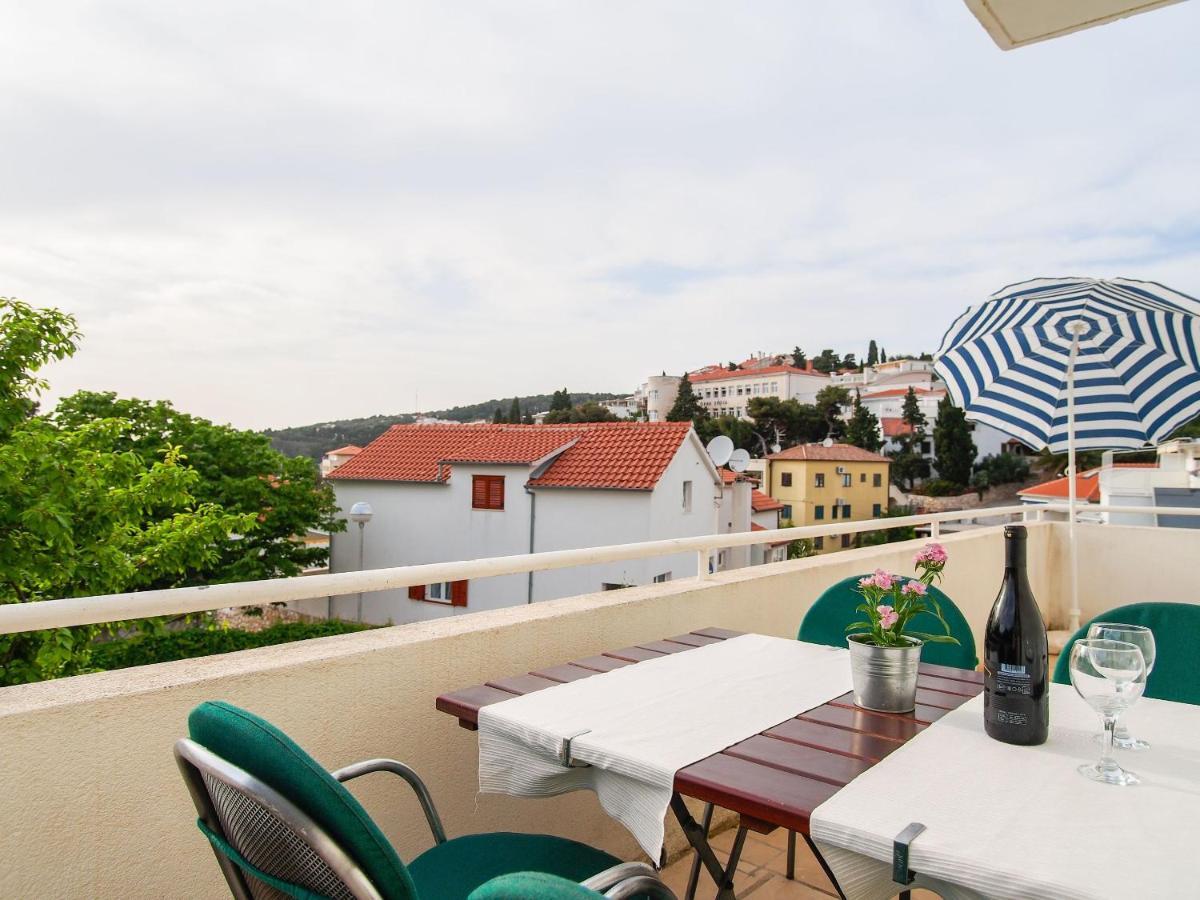 Apartment Dirk Hvar Town
